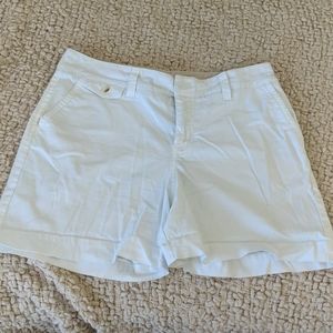 Two identical casual shorts, GUC
